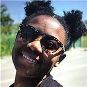 Madrelingua francese offre lezioni private. Essendo bilingue ho la padronanza di entrambe le lingue : francese ed inglese